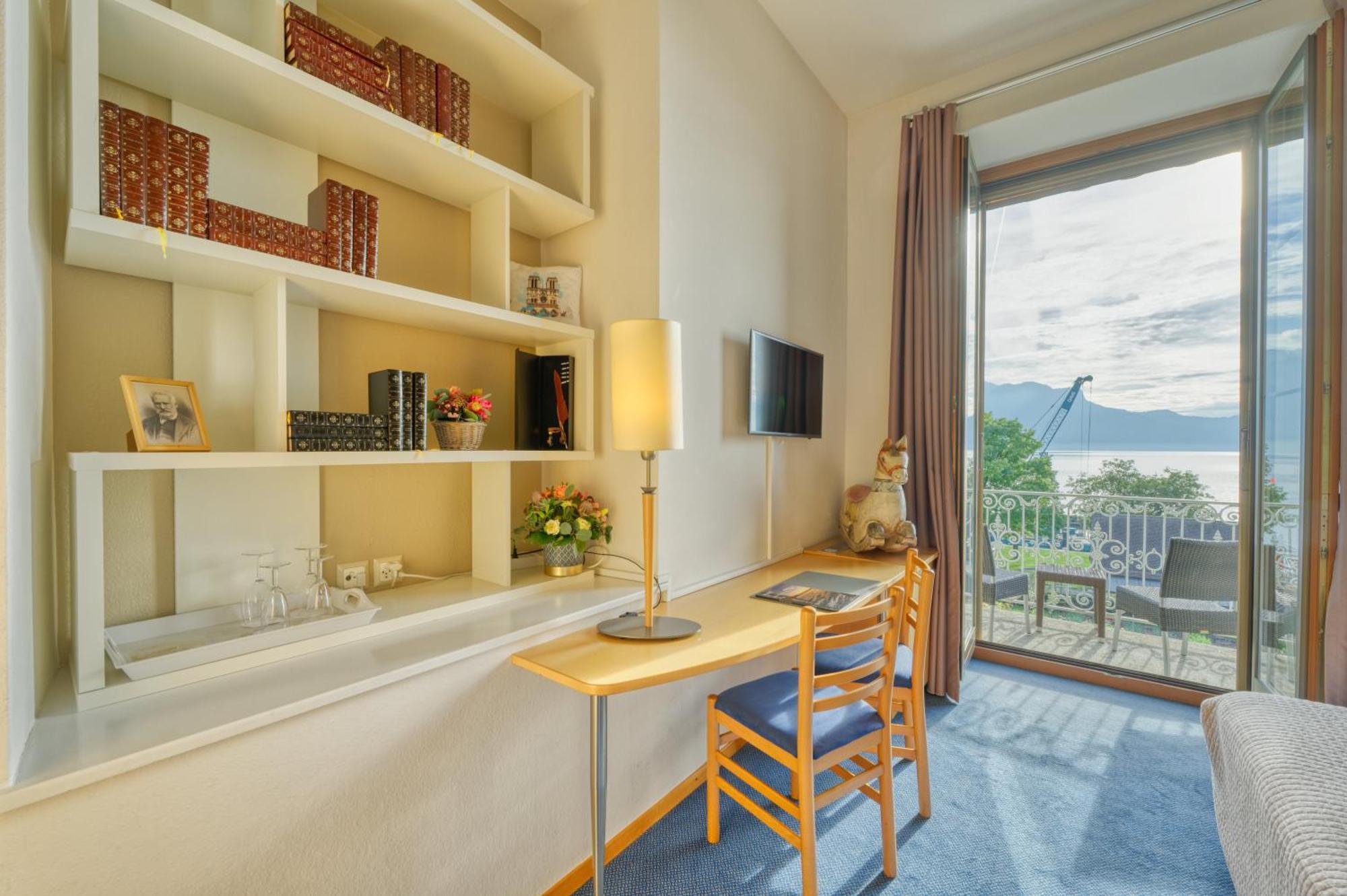 Bon Rivage Hotel 3*