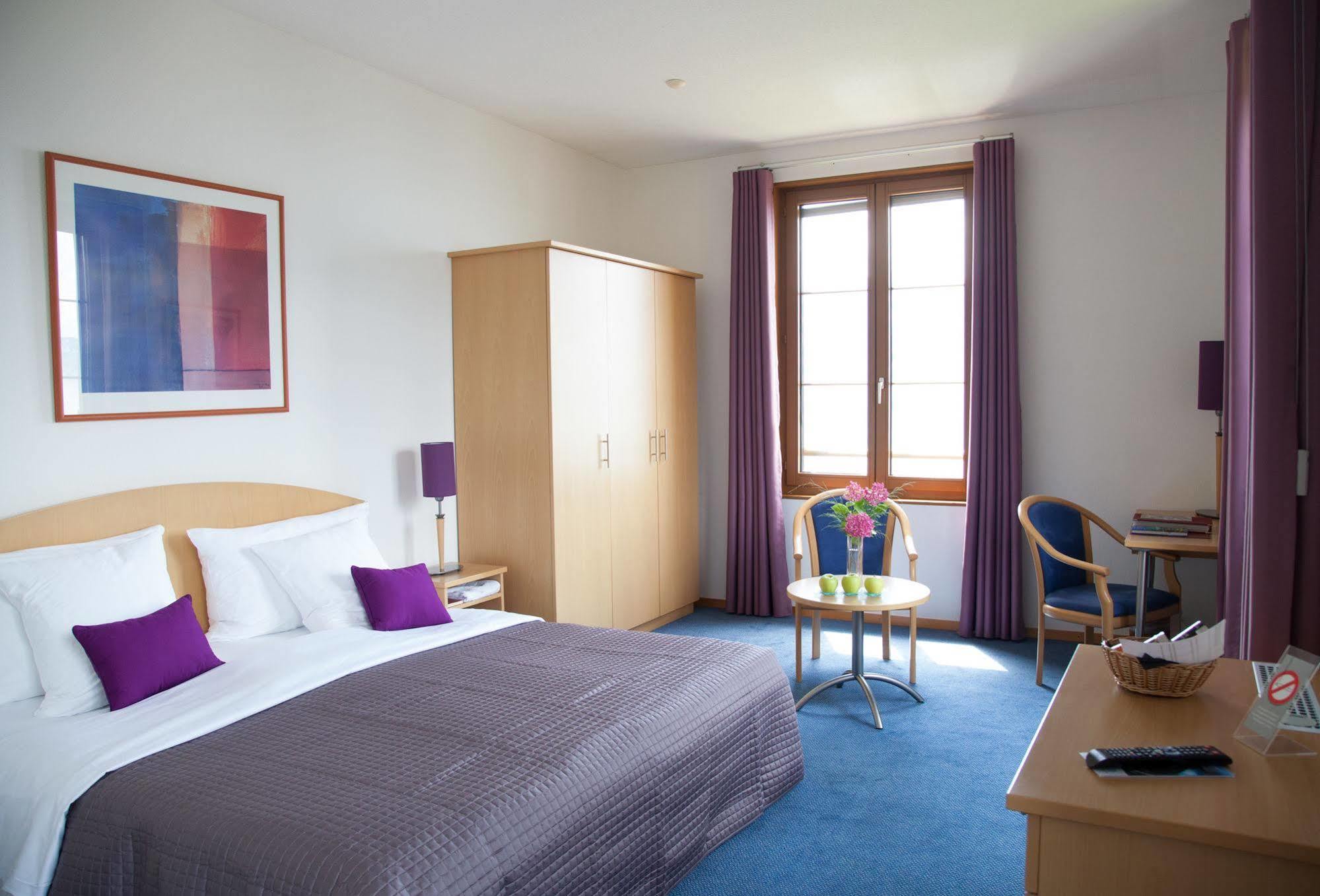 Bon Rivage Hotel 3*